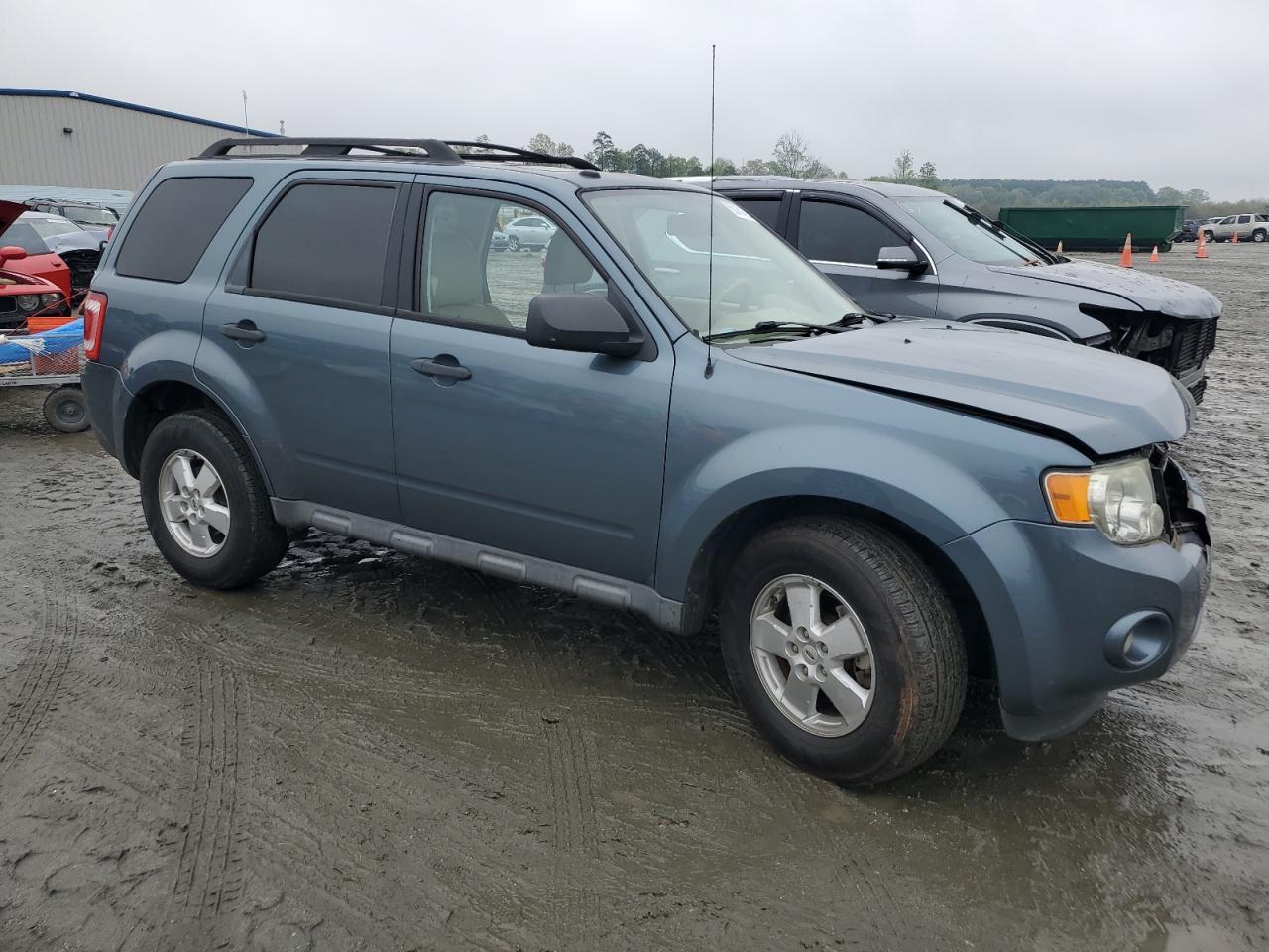 Photo 3 VIN: 1FMCU0DG6AKC66648 - FORD ESCAPE 