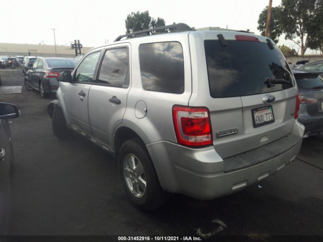 Photo 2 VIN: 1FMCU0DG6AKD33071 - FORD ESCAPE 