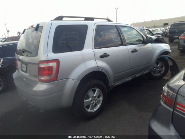 Photo 3 VIN: 1FMCU0DG6AKD33071 - FORD ESCAPE 