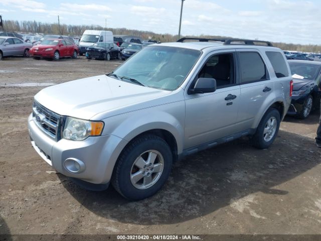 Photo 1 VIN: 1FMCU0DG6BKA13881 - FORD ESCAPE 