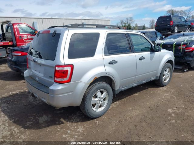 Photo 3 VIN: 1FMCU0DG6BKA13881 - FORD ESCAPE 