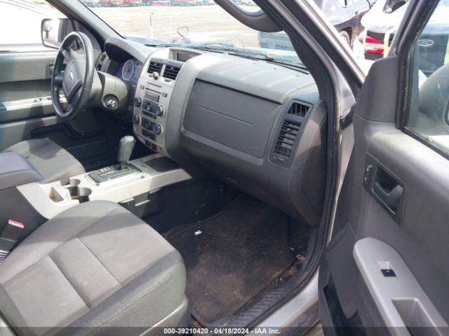 Photo 4 VIN: 1FMCU0DG6BKA13881 - FORD ESCAPE 