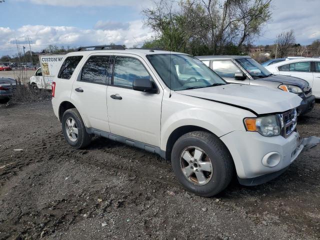 Photo 3 VIN: 1FMCU0DG6BKB89149 - FORD ESCAPE 