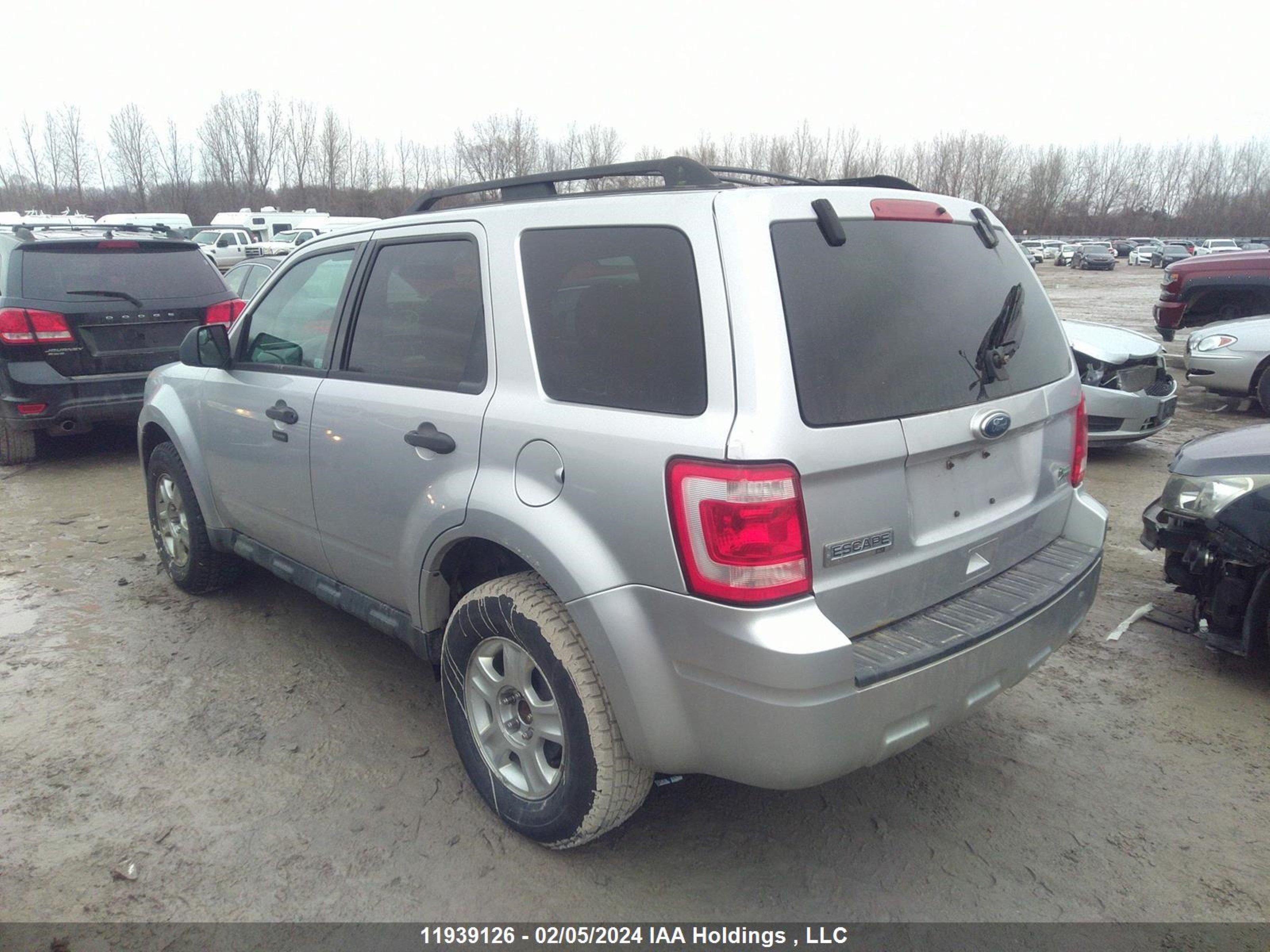 Photo 2 VIN: 1FMCU0DG7AKA67950 - FORD ESCAPE 