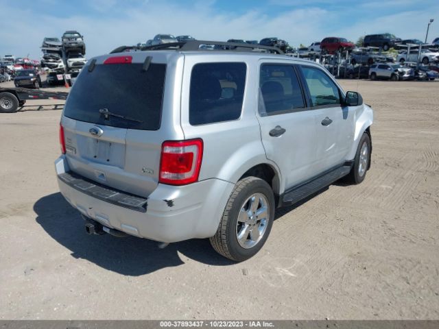 Photo 3 VIN: 1FMCU0DG7AKB79826 - FORD ESCAPE 