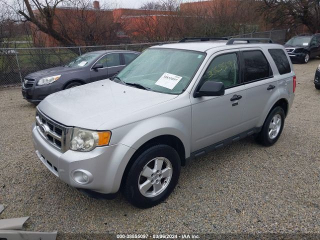 Photo 1 VIN: 1FMCU0DG7AKD40742 - FORD ESCAPE 