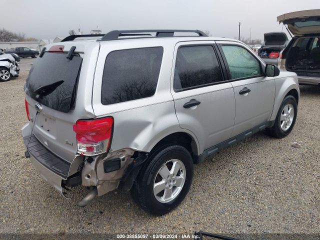 Photo 3 VIN: 1FMCU0DG7AKD40742 - FORD ESCAPE 