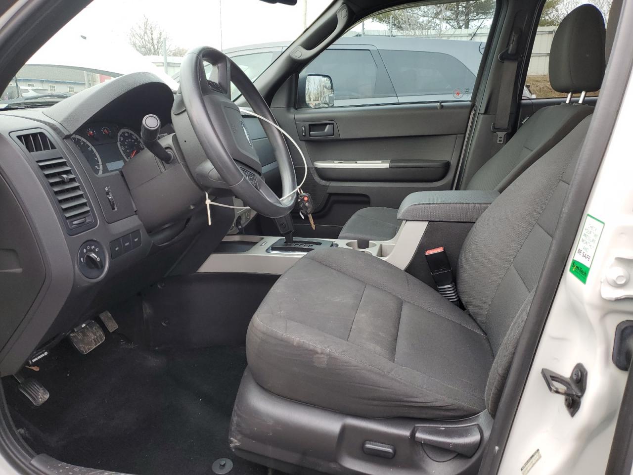 Photo 6 VIN: 1FMCU0DG7CKA68096 - FORD ESCAPE 