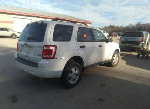 Photo 3 VIN: 1FMCU0DG8AKC78817 - FORD ESCAPE 