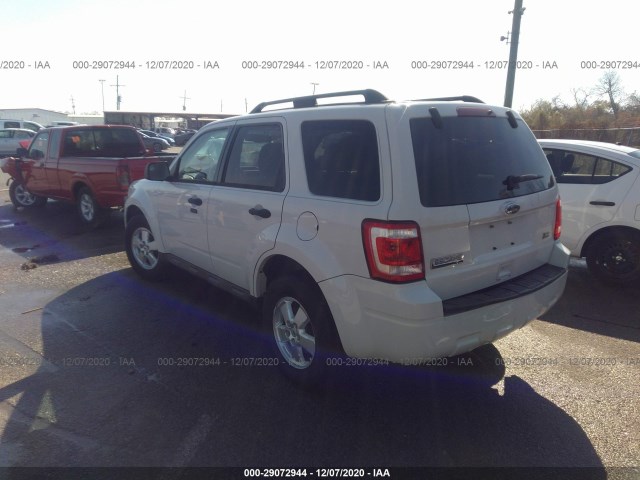 Photo 2 VIN: 1FMCU0DG8AKC99909 - FORD ESCAPE 