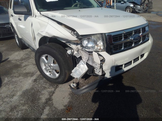 Photo 5 VIN: 1FMCU0DG8AKC99909 - FORD ESCAPE 