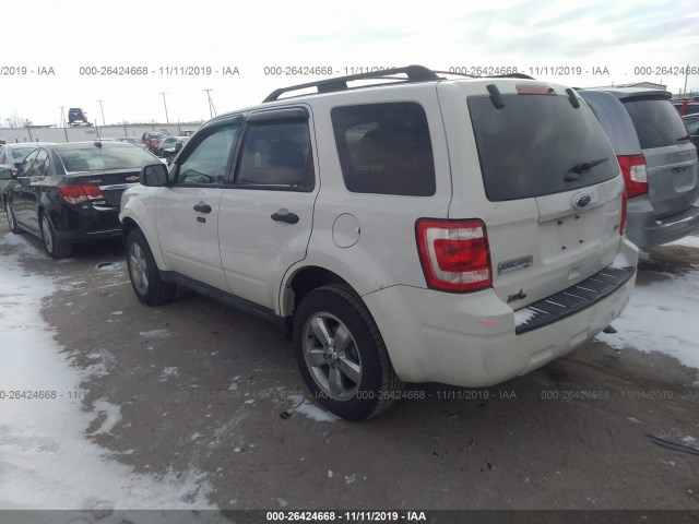 Photo 2 VIN: 1FMCU0DG8BKB96829 - FORD ESCAPE 