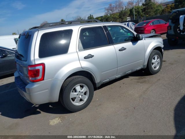 Photo 3 VIN: 1FMCU0DG8CKB66778 - FORD ESCAPE 