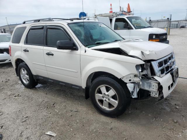 Photo 3 VIN: 1FMCU0DG8CKC43973 - FORD ESCAPE 