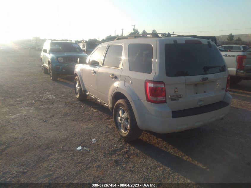 Photo 2 VIN: 1FMCU0DG9AKA42371 - FORD ESCAPE 