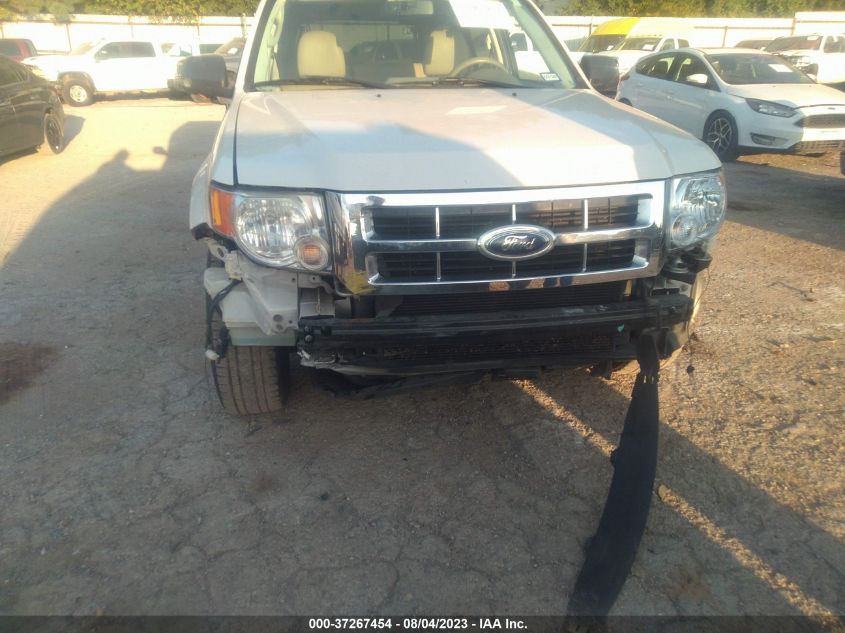 Photo 5 VIN: 1FMCU0DG9AKA42371 - FORD ESCAPE 