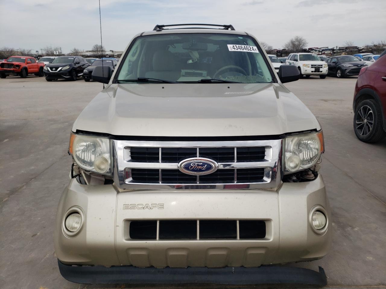 Photo 4 VIN: 1FMCU0DG9AKC07710 - FORD ESCAPE 