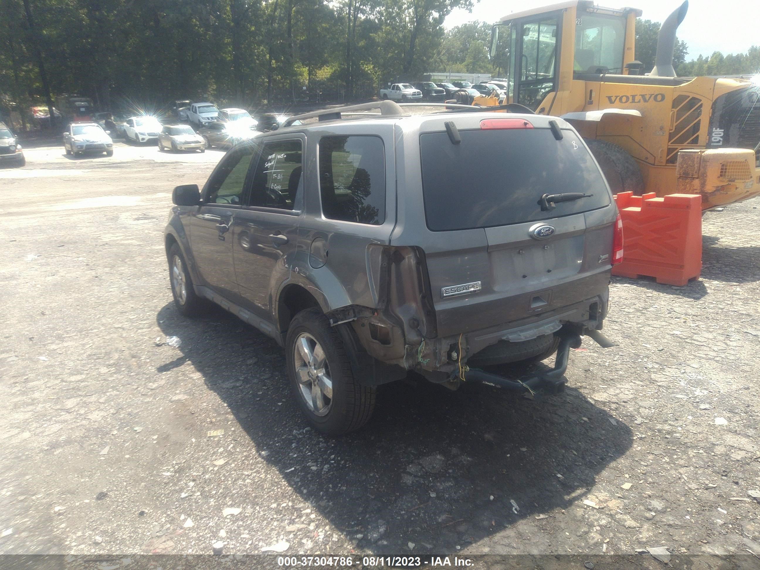 Photo 2 VIN: 1FMCU0DG9BKA04768 - FORD ESCAPE 