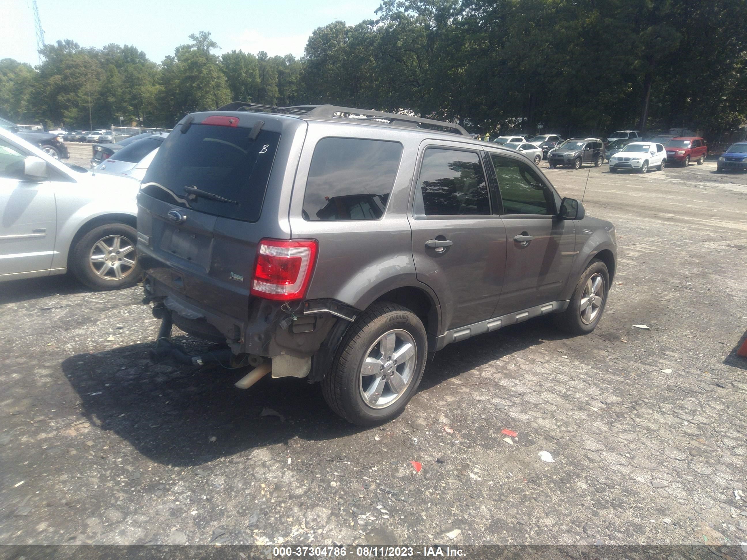 Photo 3 VIN: 1FMCU0DG9BKA04768 - FORD ESCAPE 