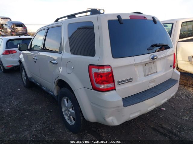 Photo 2 VIN: 1FMCU0DG9BKB73155 - FORD ESCAPE 