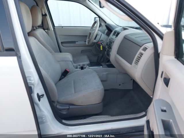 Photo 4 VIN: 1FMCU0DG9BKB73155 - FORD ESCAPE 