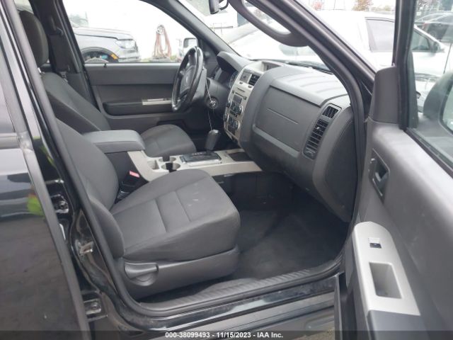 Photo 4 VIN: 1FMCU0DG9BKB78226 - FORD ESCAPE 