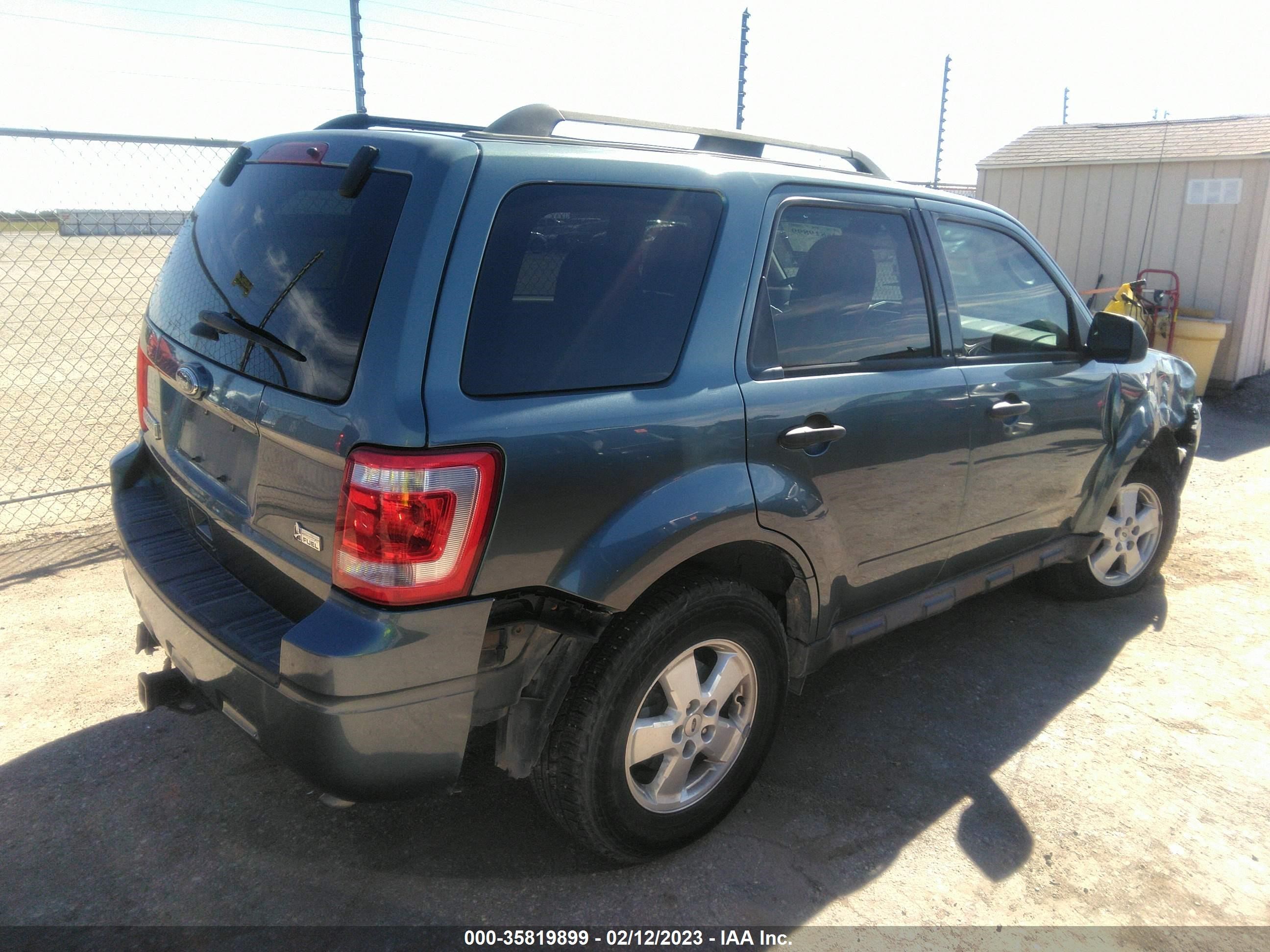 Photo 3 VIN: 1FMCU0DG9CKB67227 - FORD ESCAPE 