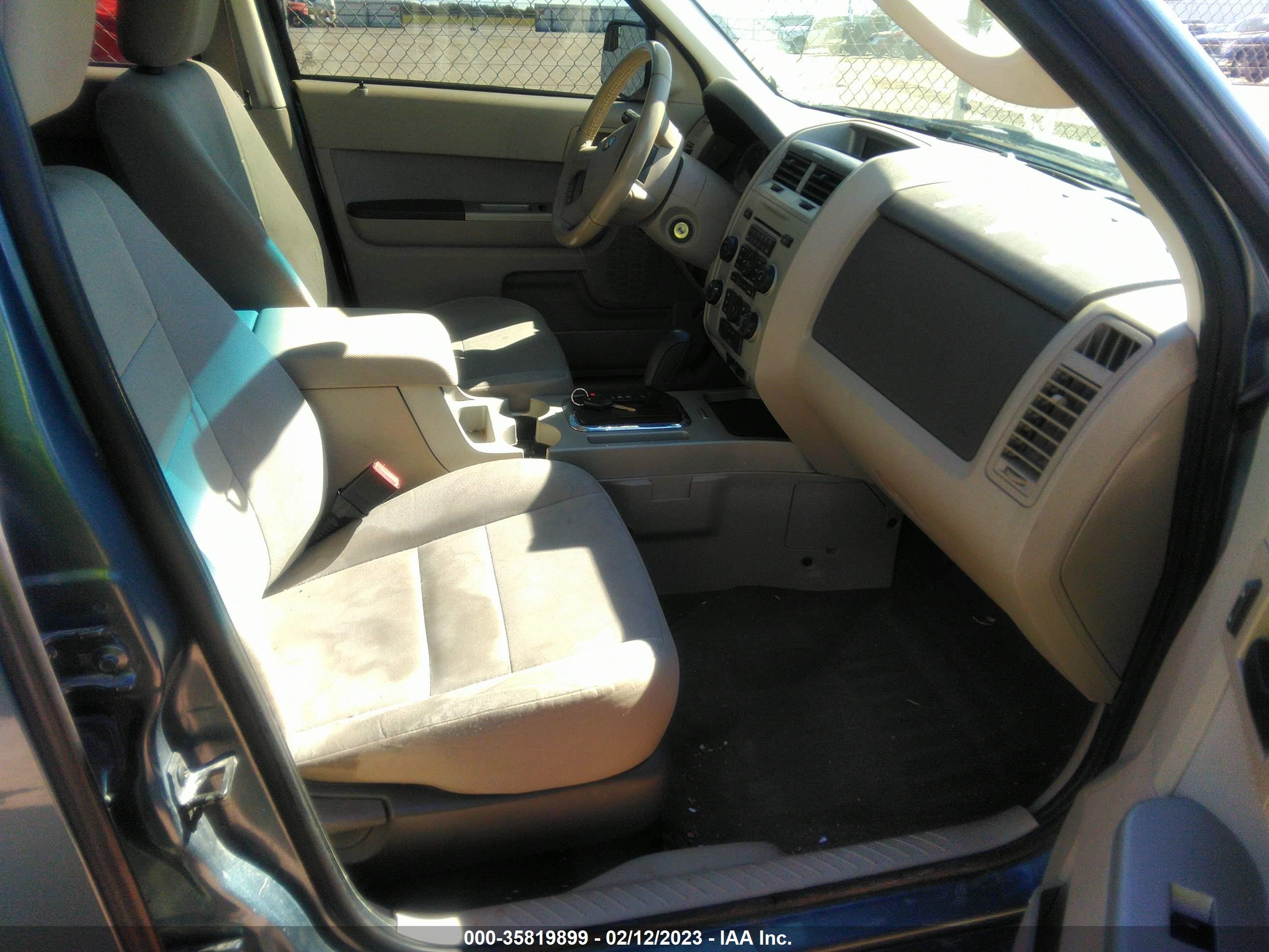 Photo 4 VIN: 1FMCU0DG9CKB67227 - FORD ESCAPE 