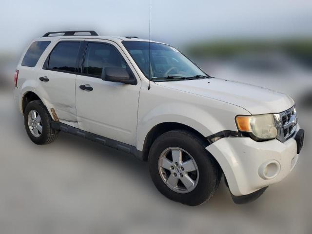 Photo 3 VIN: 1FMCU0DGXAKB01752 - FORD ESCAPE 