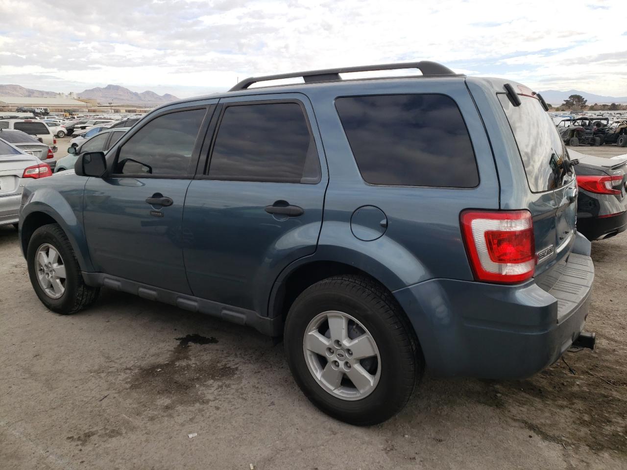 Photo 1 VIN: 1FMCU0DGXAKD16208 - FORD ESCAPE 