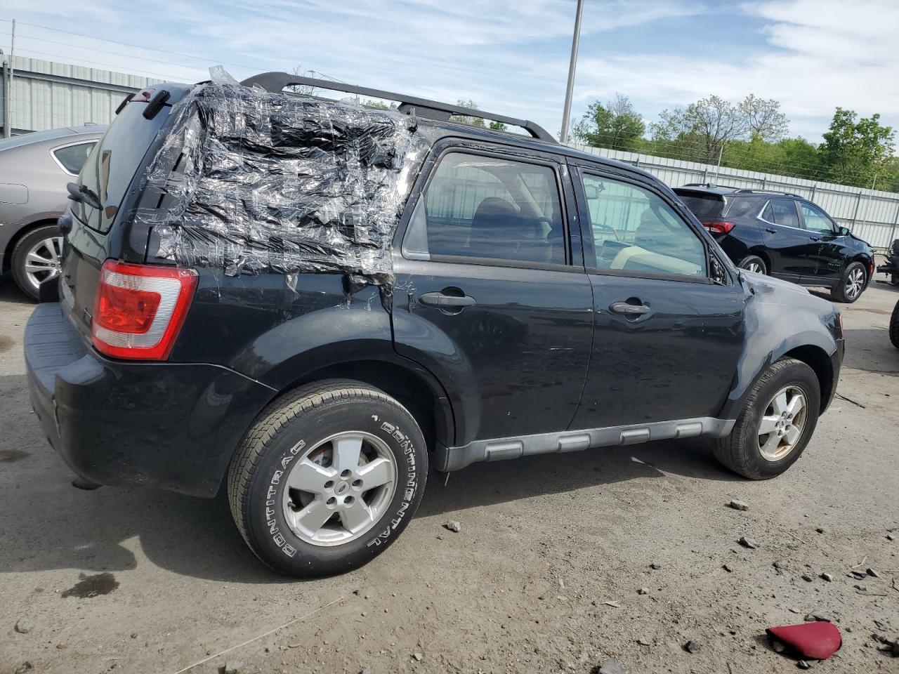 Photo 2 VIN: 1FMCU0DGXBKC21391 - FORD ESCAPE 