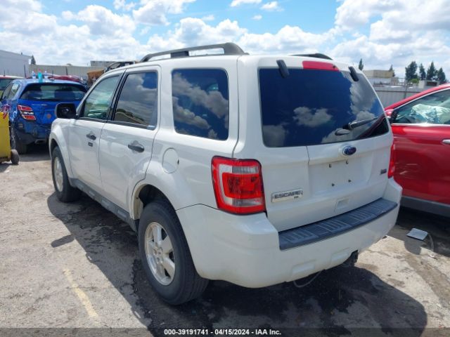 Photo 2 VIN: 1FMCU0DGXCKA58792 - FORD ESCAPE 