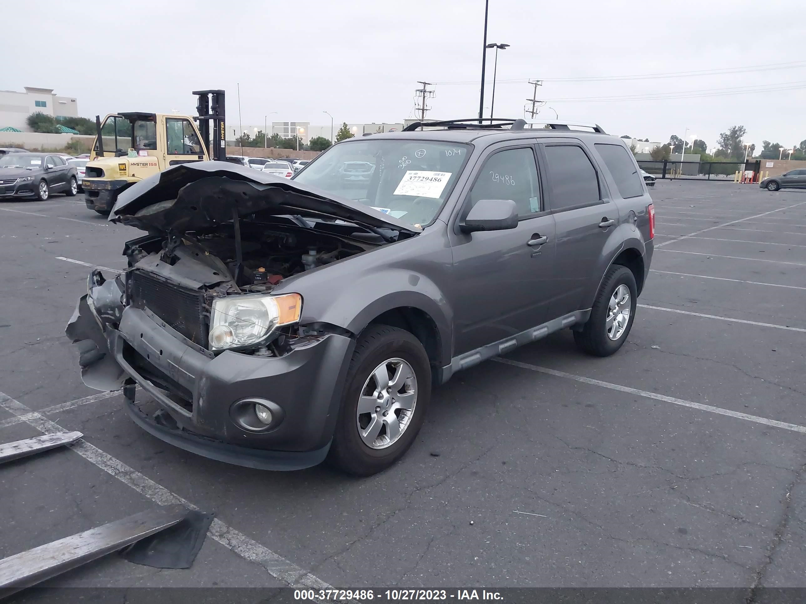 Photo 1 VIN: 1FMCU0EG1BKC04770 - FORD ESCAPE 