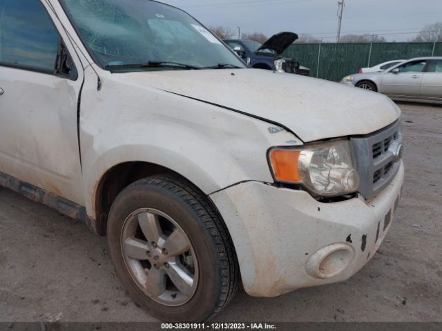 Photo 5 VIN: 1FMCU0EG2CKA57828 - FORD ESCAPE 