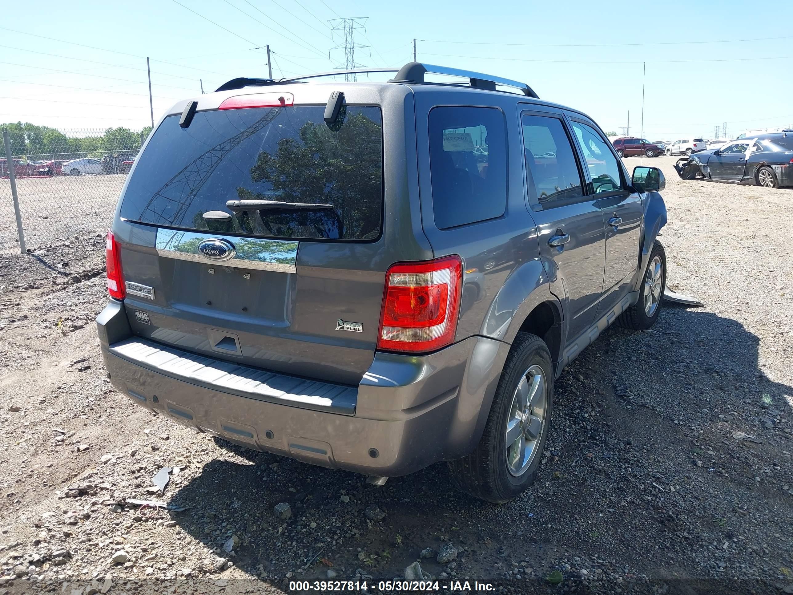 Photo 3 VIN: 1FMCU0EG6CKB30375 - FORD ESCAPE 