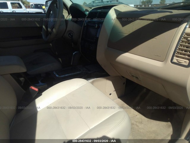 Photo 4 VIN: 1FMCU0EG8AKA81337 - FORD ESCAPE 