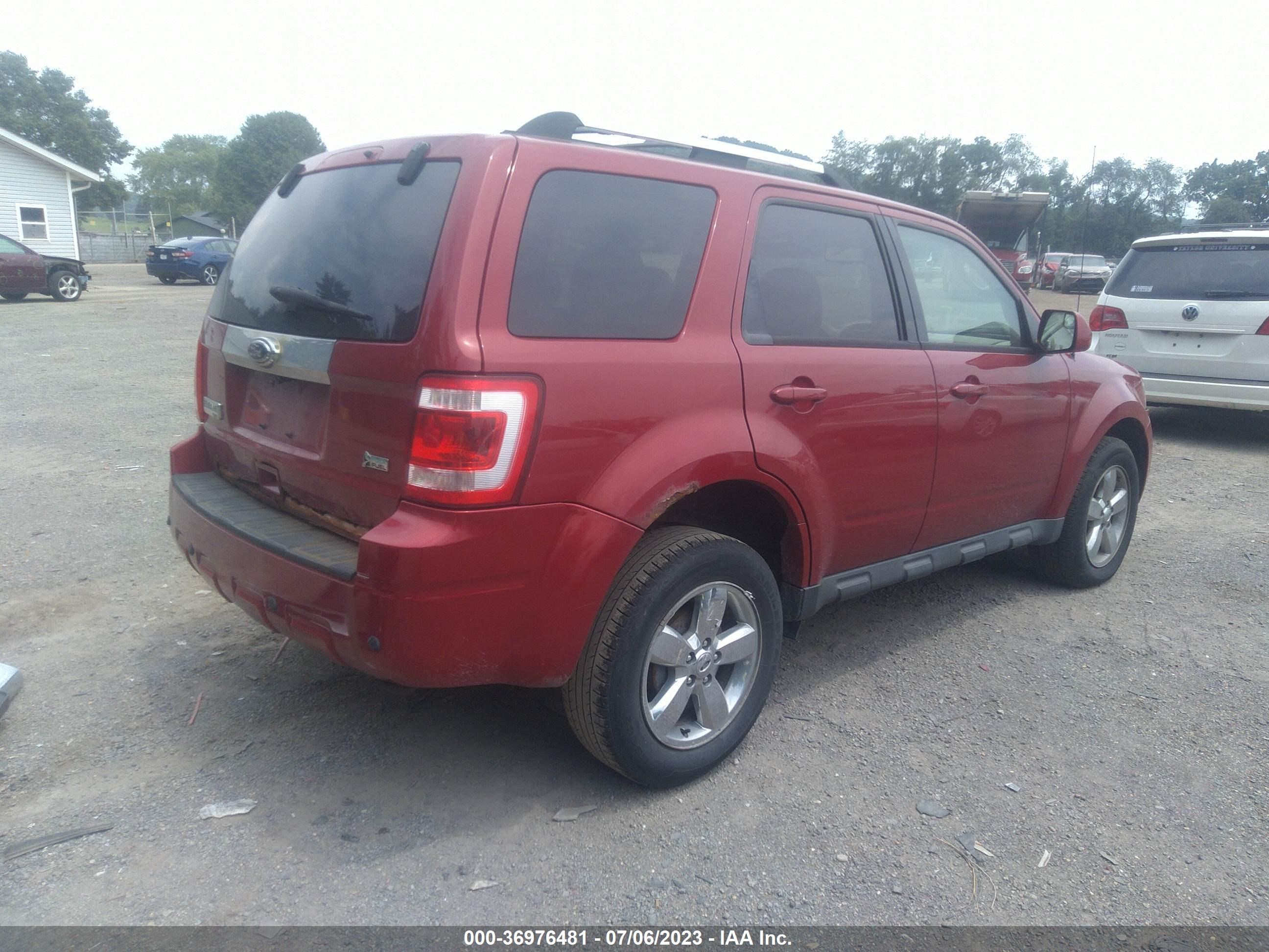 Photo 3 VIN: 1FMCU0EG8BKA61204 - FORD ESCAPE 