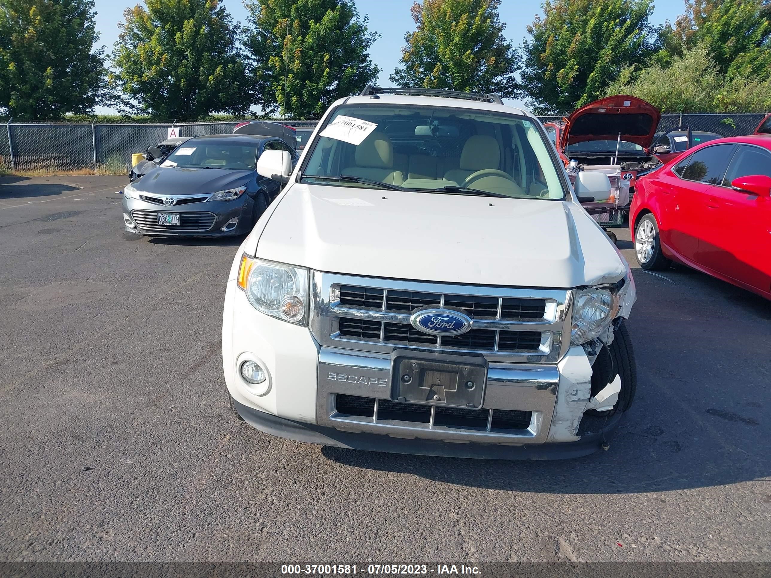 Photo 11 VIN: 1FMCU0EG8CKA15812 - FORD ESCAPE 