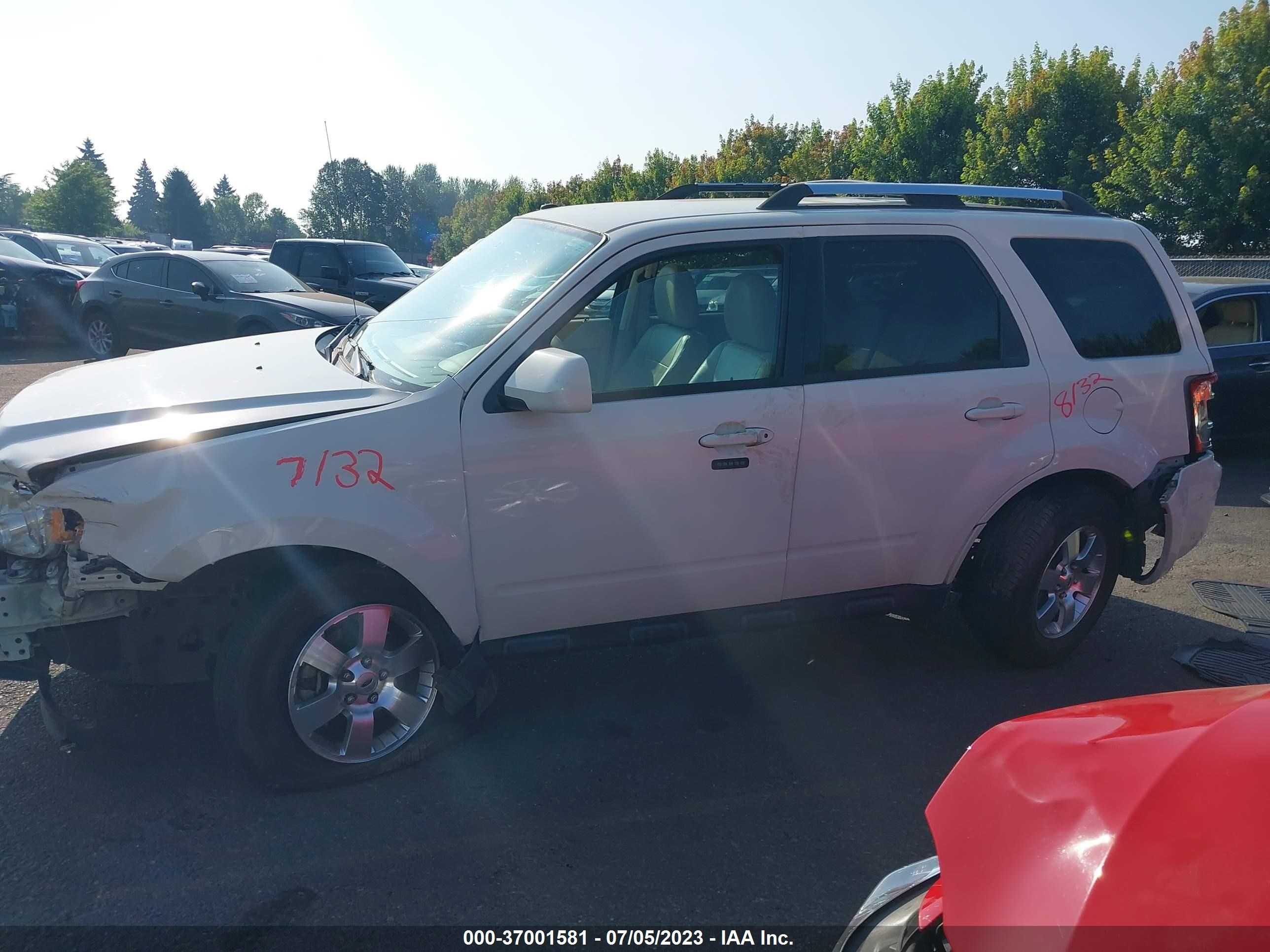 Photo 13 VIN: 1FMCU0EG8CKA15812 - FORD ESCAPE 