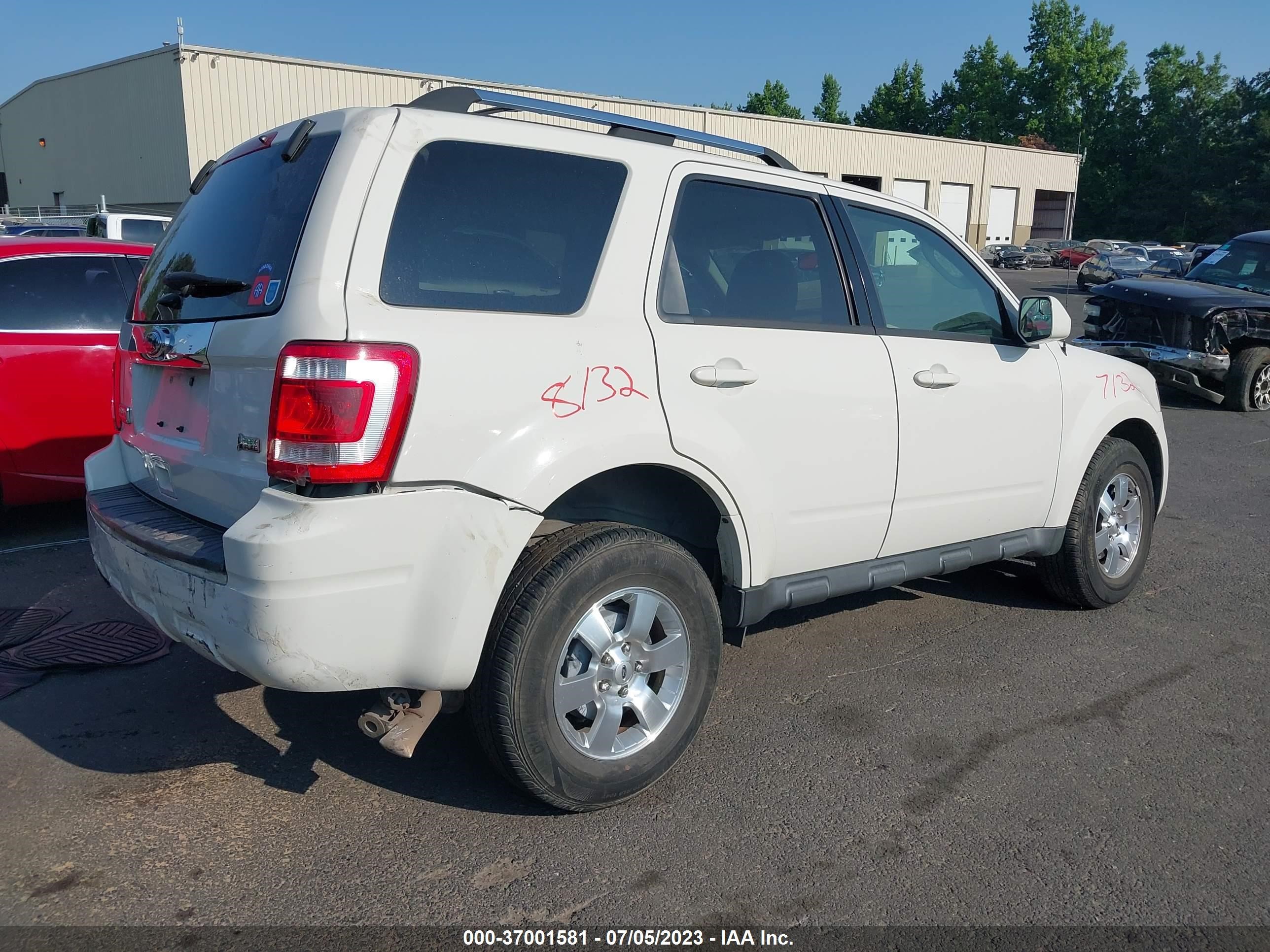 Photo 3 VIN: 1FMCU0EG8CKA15812 - FORD ESCAPE 