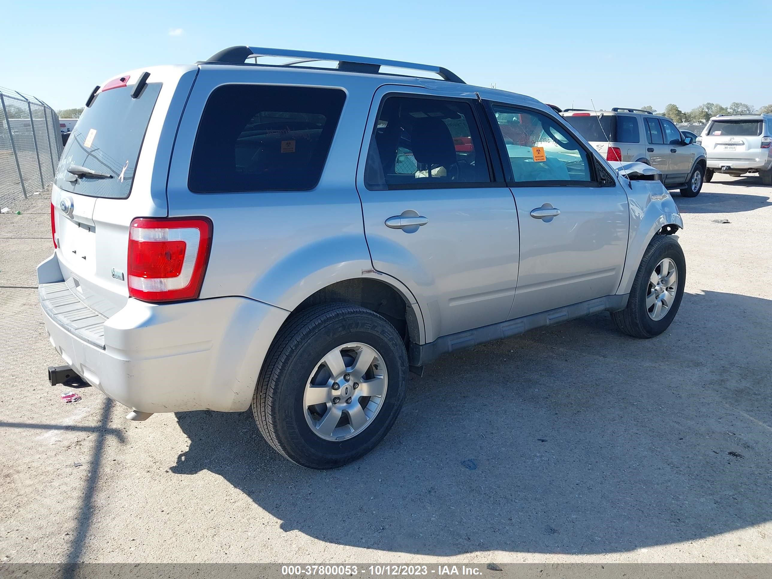 Photo 3 VIN: 1FMCU0EGXBKC42465 - FORD ESCAPE 