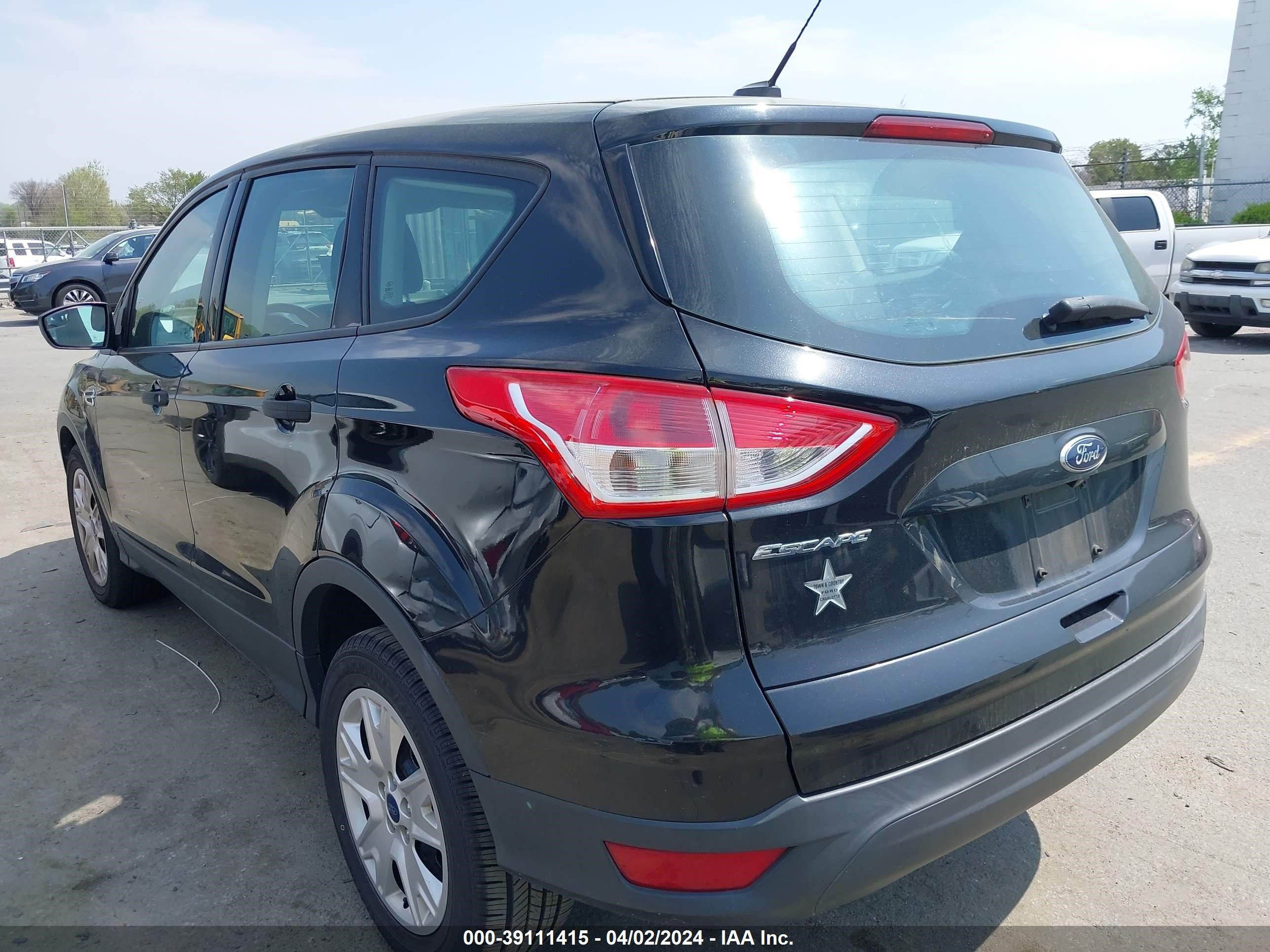 Photo 2 VIN: 1FMCU0F70EUB69369 - FORD ESCAPE 