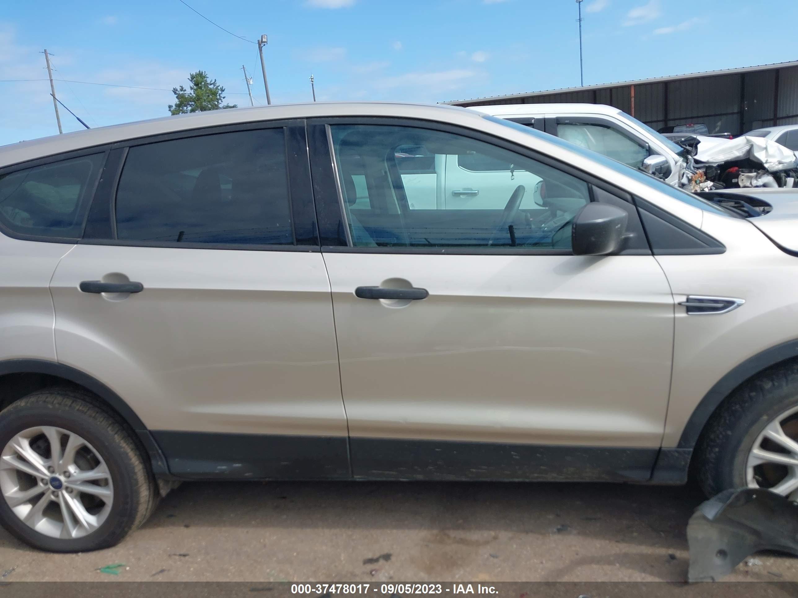 Photo 12 VIN: 1FMCU0F70HUA67736 - FORD ESCAPE 