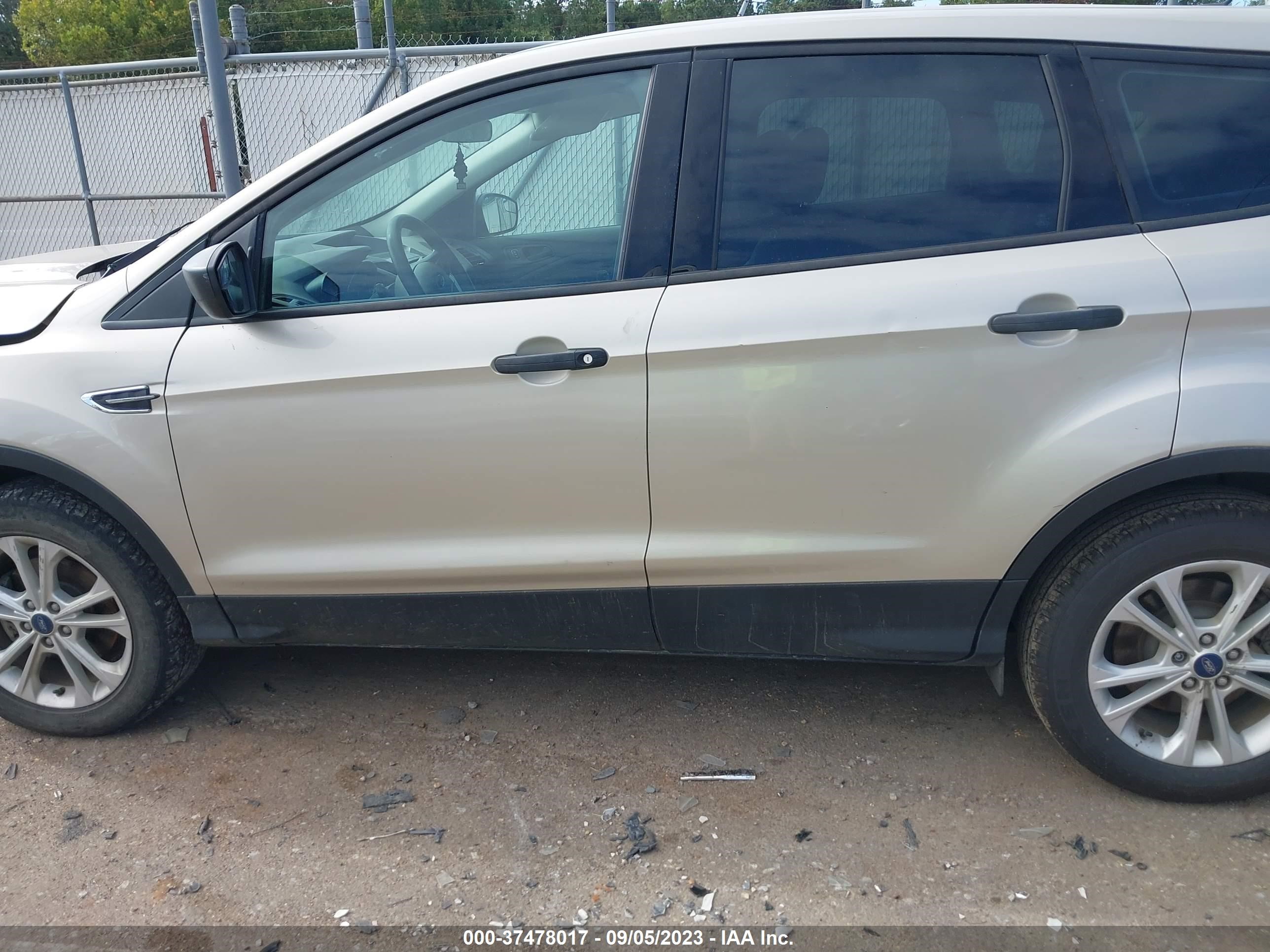 Photo 13 VIN: 1FMCU0F70HUA67736 - FORD ESCAPE 