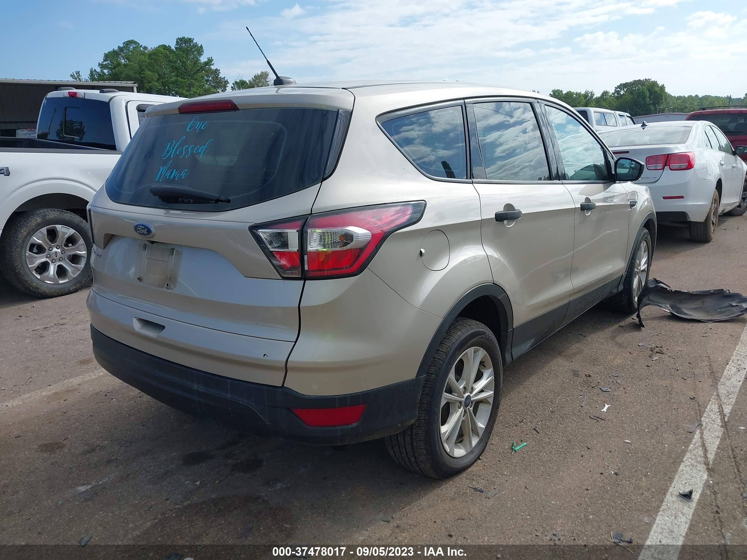 Photo 3 VIN: 1FMCU0F70HUA67736 - FORD ESCAPE 