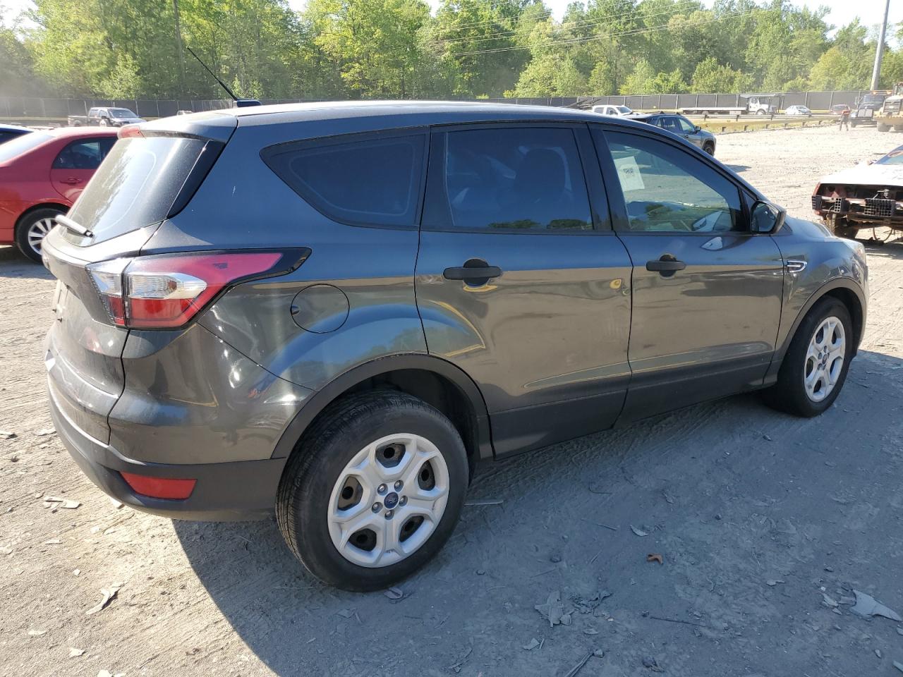 Photo 2 VIN: 1FMCU0F70HUC44303 - FORD ESCAPE 