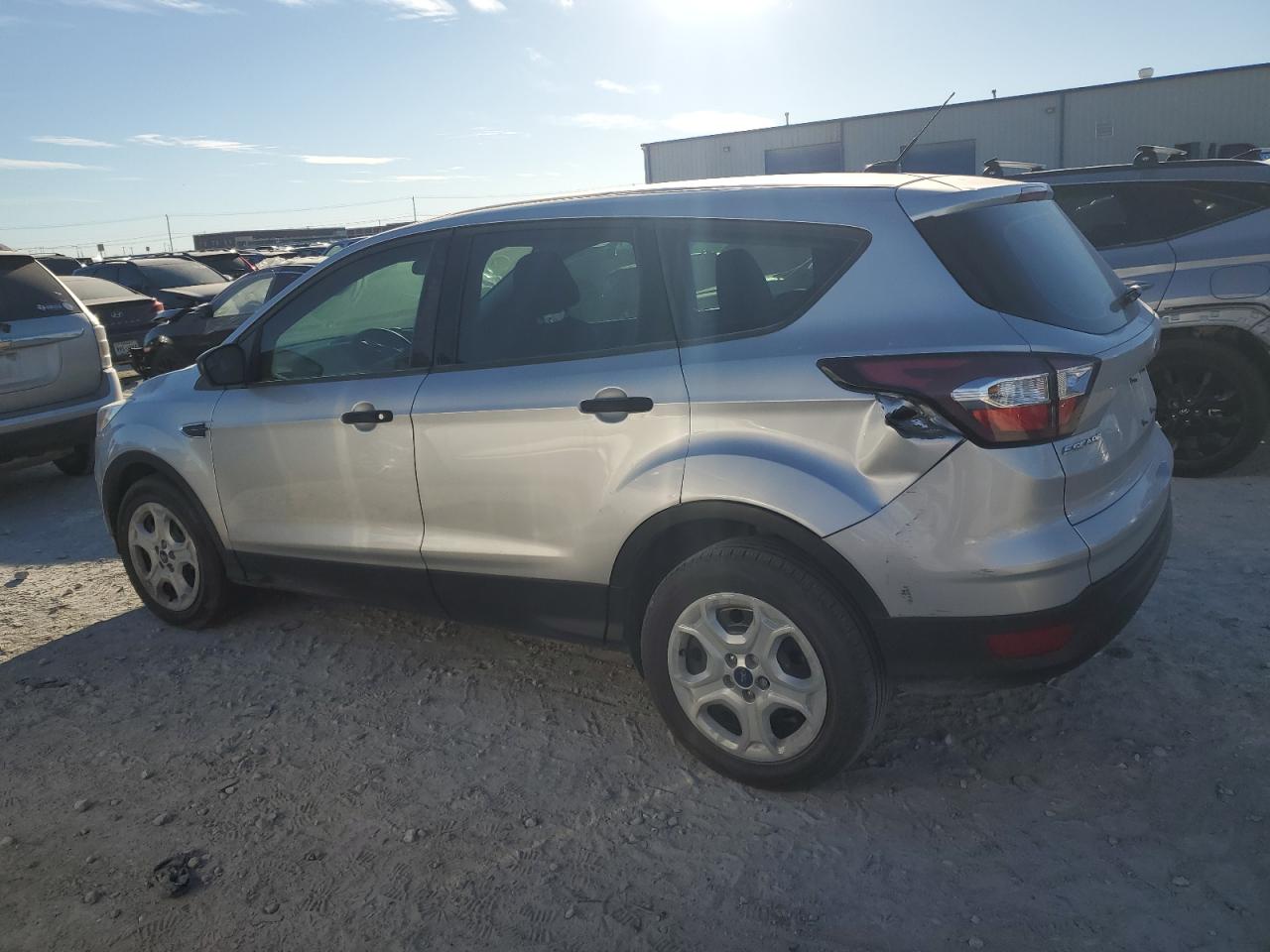 Photo 1 VIN: 1FMCU0F70HUE07208 - FORD ESCAPE 