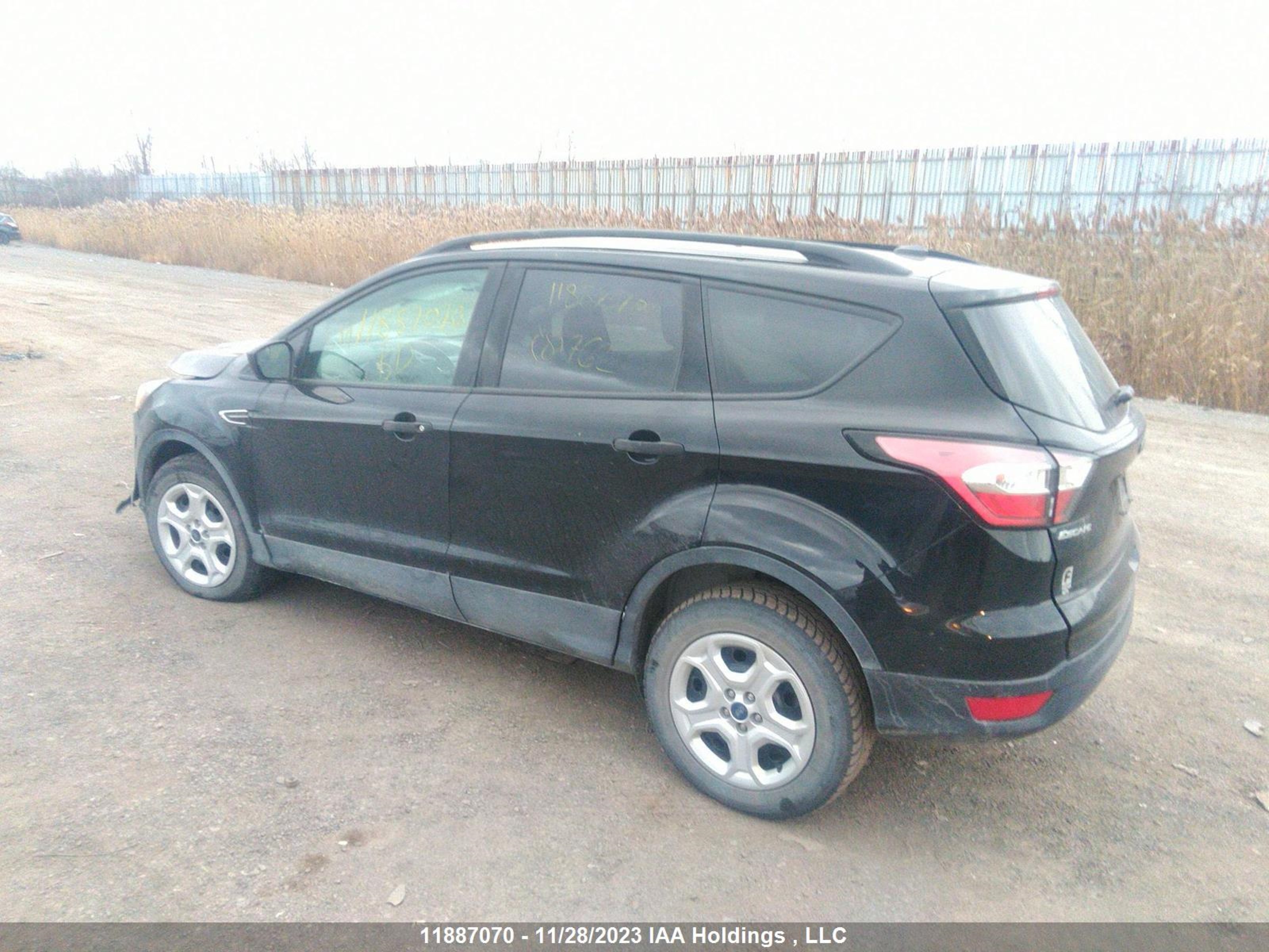 Photo 2 VIN: 1FMCU0F70JUC81762 - FORD ESCAPE 