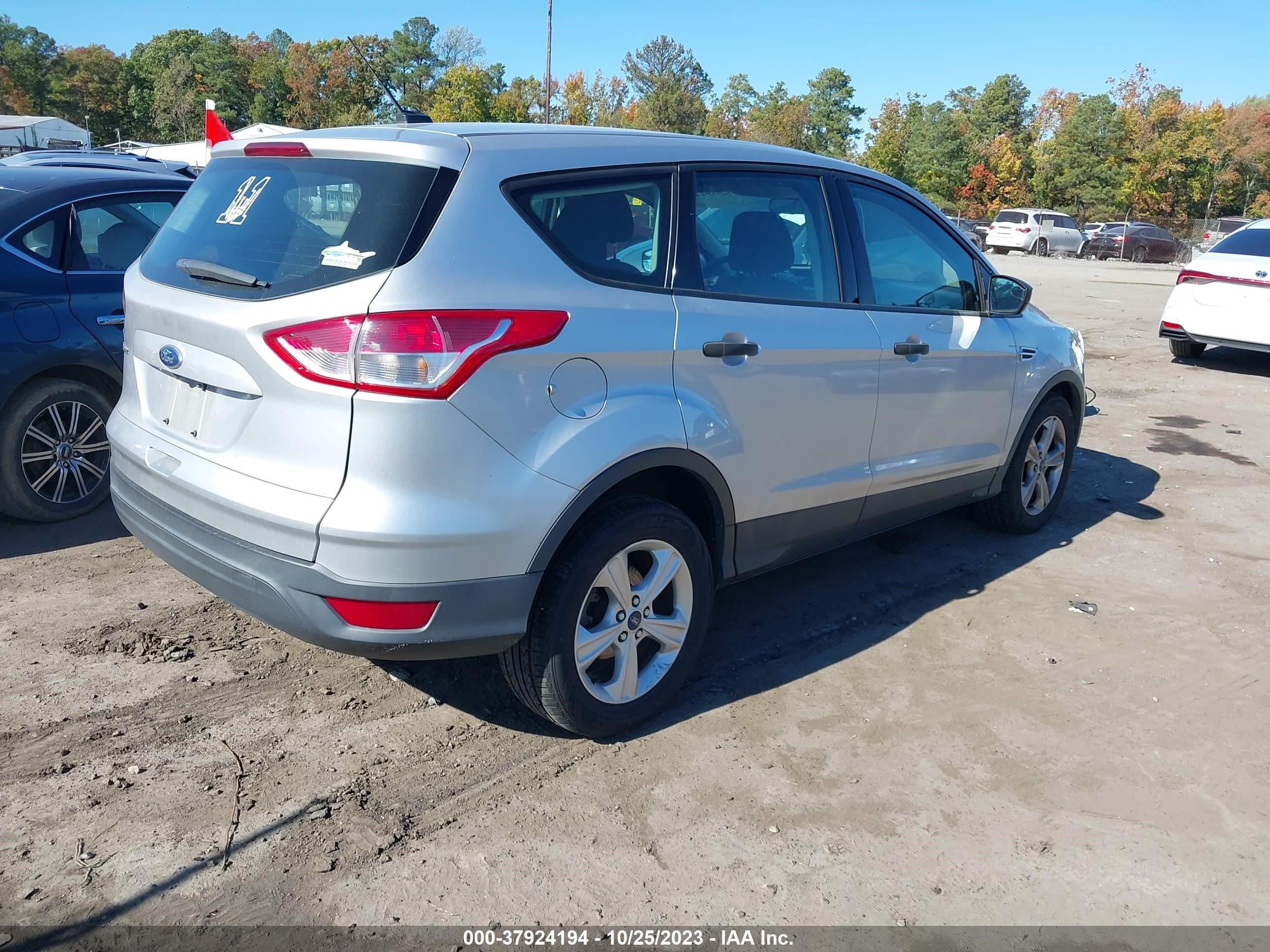 Photo 3 VIN: 1FMCU0F71EUE35062 - FORD ESCAPE 