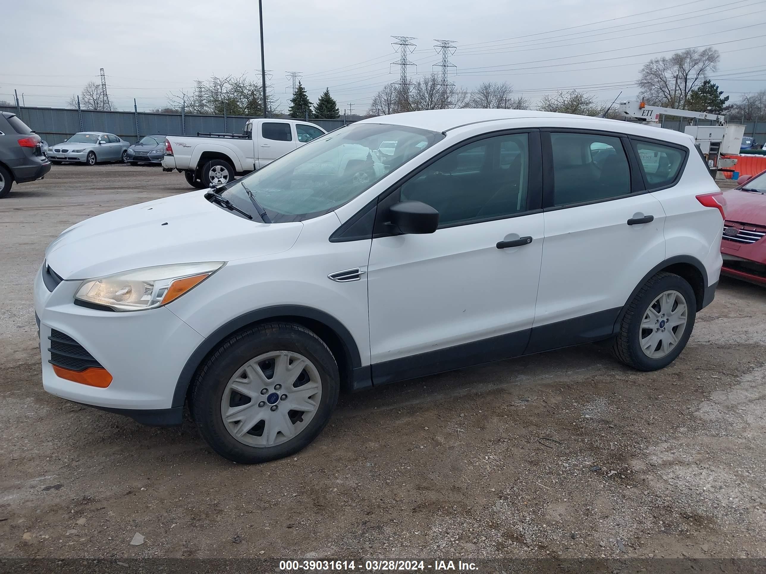 Photo 1 VIN: 1FMCU0F71GUB00953 - FORD ESCAPE 